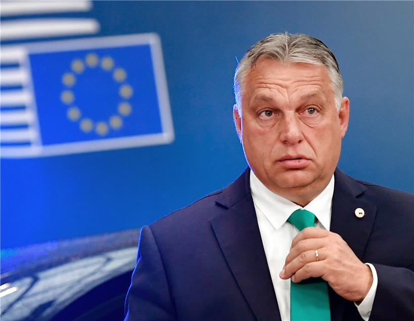 Ungarns Regierungschef Viktor Orban hat seine zwölf Abgeordneten im Europaparlament aus der Fraktion der christdemokratischen Europäischen Volkspartei (EVP) abgezogen
