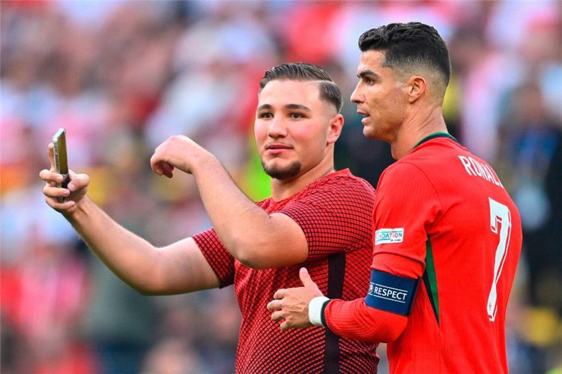 Ungebetene Gäste: Ronaldo nahm es zunächst mit Humor, war dann aber genervt
