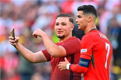 Ungebetene Gäste: Ronaldo nahm es zunächst mit Humor, war dann aber genervt
