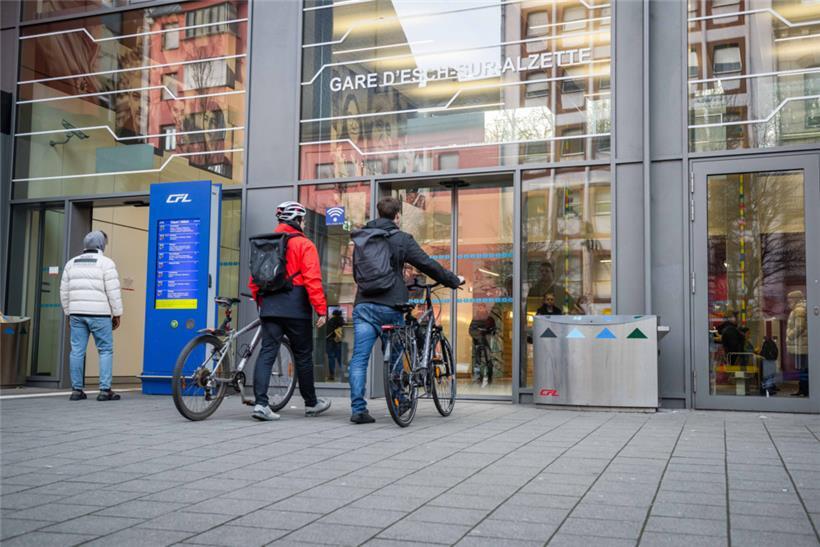 Unser Selbsttest beginnt um 8 Uhr morgens mit Jo Klein von ProVelo am Escher Bah...