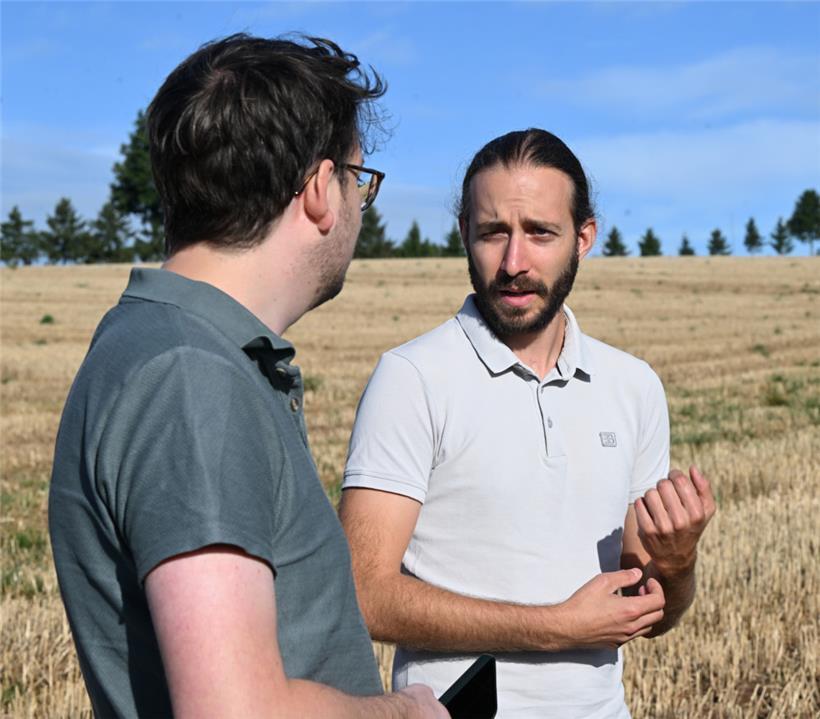 Unser Tageblatt-Reporter mit Agraringenieur Alessandro Collarini
