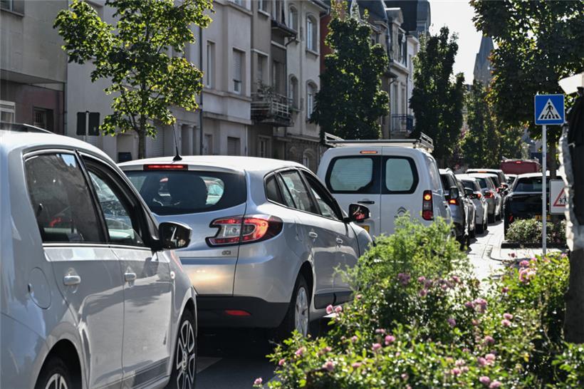 Unsicherheiten, hohe Preise sowie ein unpassendes Angebot und schwierige Rahmenbedingungen bremsen die Elektromobilität in Luxemburg
