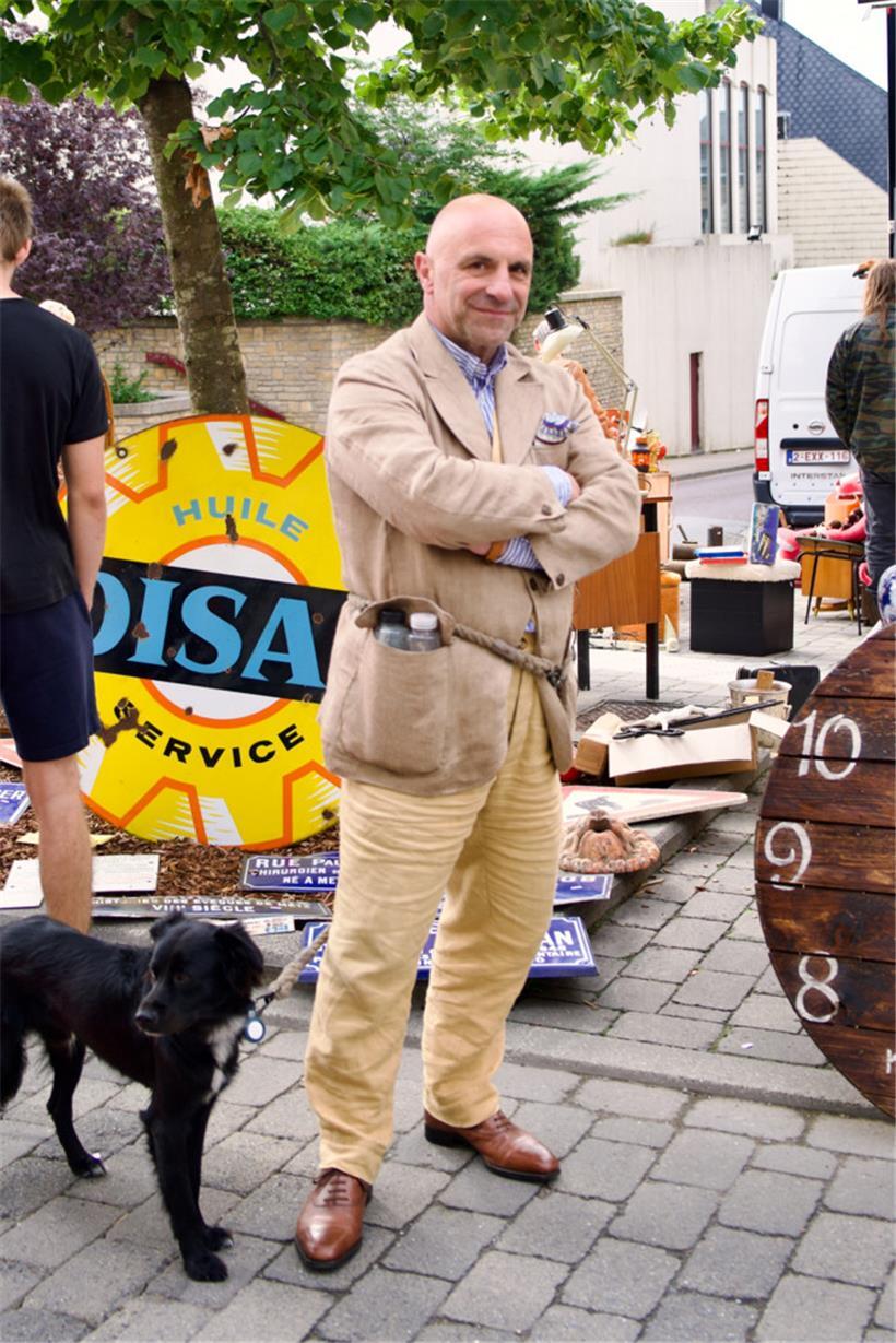 Unternehmer Pascal Zimmer auf der Suche nach Inspiration für sein nächstes Interior-Projekt
