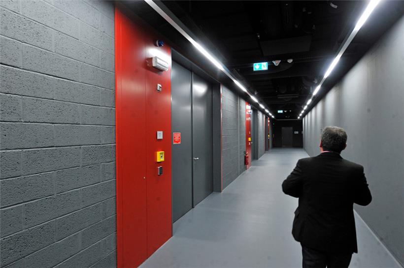 Unterwelt: Der einstige „Le Freeport“ (Archivfoto), der heute „High Security Hub“ heißt, ist so sicher wie jeder denkbare Tresor – und anheimelnd wie ein Borg-Würfel
