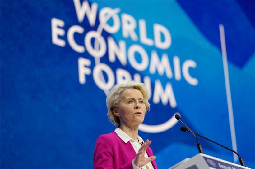 Ursula von der Leyen, Präsidentin der Europäischen Kommission, hält während des 51. Jahrestreffens des Weltwirtschaftsforums (WEF) in Davos eine Rede
