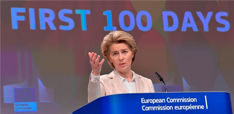  Ursula von der Leyen ist mit ihren ersten 100 Tagen zufrieden
