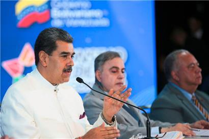 Venezuelas Präsident Nicolas Maduro (l.) will Landraub im Nachbarland betreiben
