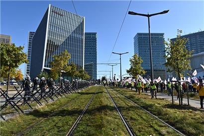 Vergangenen Oktober demonstrierten polnische Kohlearbeiter vor dem EuGH in Luxemburg gegen die Entscheidung, Turow zu schließen

