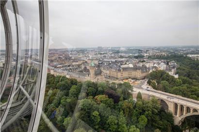 Vergangenes Jahr war es noch der „City Skyliner“ – dieses Jahr wird das „Look 360° Panorama“ auf der place de la Constitution aufgebaut
