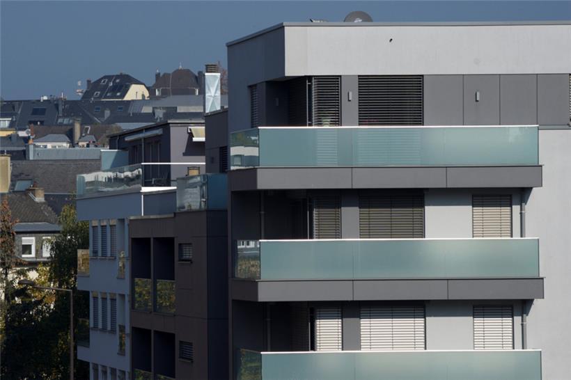Verglichen mit der Höhe der Gehälter ist der Wohnungskauf in Luxemburg leicht teurer als in der Schweiz und doppelt so teuer wie in Dänemark
