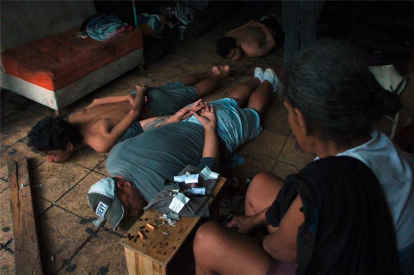 Verhaftungen bei einer Aktion der Sicherheitskräfte zusammen mit der US-Firma Bl...