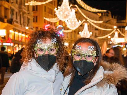 Verhalten hat die Welt ins neue Jahr gefeiert
