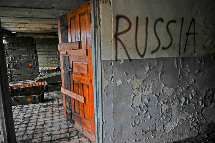 Verlassenes Munitionsdepot bei Isjum: Die russischen Truppen erlitten bei ihrer Flucht hohe Materialverluste
