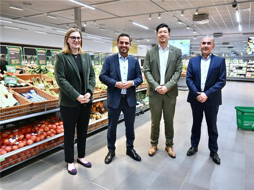 Véronique Schmitt, Max Hahn, Janssen Liu und Cédric Gonnet bei Veranstaltung der Familienminister und Luxembourg Confederation mit Cactus