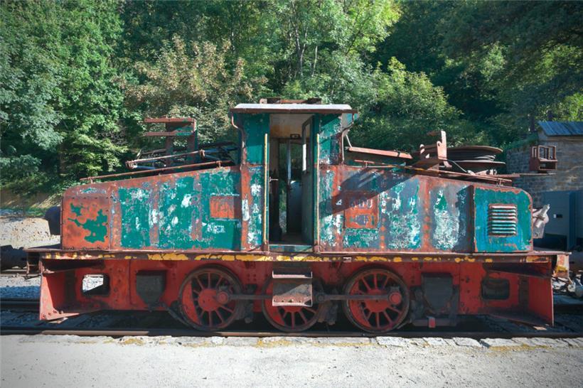 Verrostet auf dem Abstellgleis: die Elektrolok ADU No. 6 vor ihrer Restaurierung