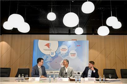 Versprühen trotz der anstehenden Diskussionen Optimismus: Marc Wagener, Michel Reckinger und Nicolas Simons von der UEL
