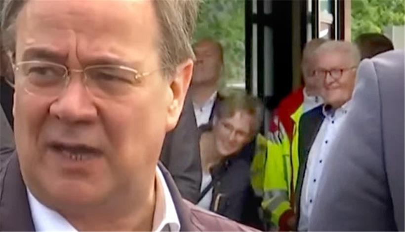 Vertauschte Rollen: Als Laschet wieder staatstragend wird, amüsiert sich der Bundespräsident prächtig 
