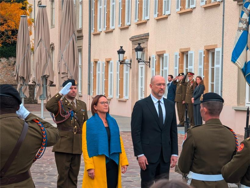 Verteidigungsministerin Yuriko Backes und ihr ukrainischer Amtskollege Denys Schmyhal
