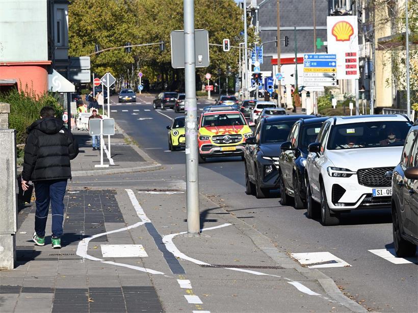 Verwirrend: die neuen Radwege in der Escher route de Luxembourg