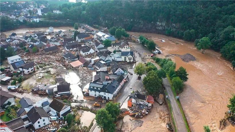Verwüstungen, die das Hochwasser der Ahr in dem Eifel-Ort Schuld angerichtet hat
