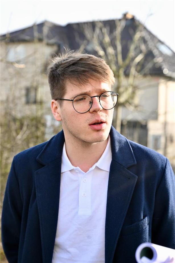 Victor Lambert fährt ungewöhnlich zum Einkaufen durch die Nachbargemeinde, um lokale Geschäfte zu erreichen