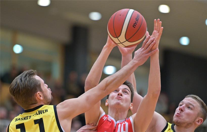 Victor Stein (in Rot) ist sich bewusst, dass die Sparta in dieser Saison mit einem ganz neuen Druck klarkommen muss
