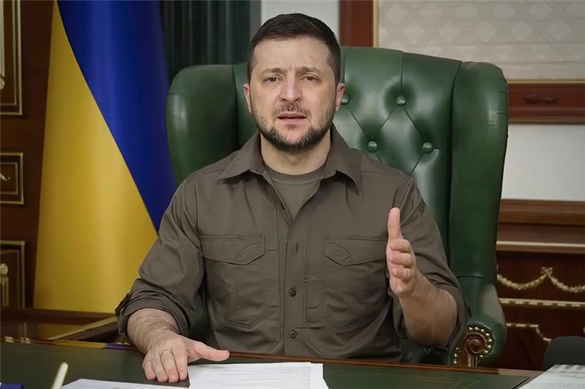 Videostandbild von Wolodymyr Selenskyj: Der Präsident der Ukraine bittet weltweit Parlamente um Unterstützung
