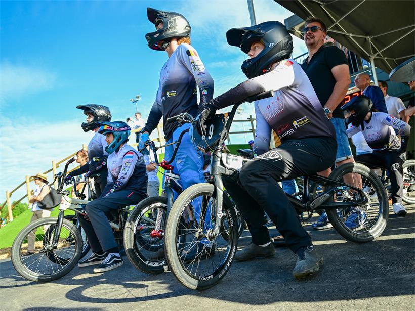 Hoch hinaus auf der neuen BMX-Piste in Cessingen