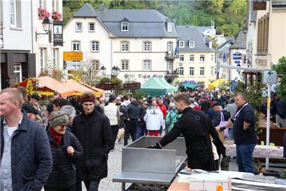 Viel Gewimmel im Städtchen an der Our
