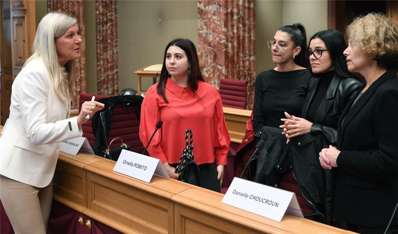 Viel Kritik musste die Petition 1865 einstecken, die zwei Tage Arbeitsdispens pro Monat für Frauen in der Menstruation forderte. Das Resultat der Debatte war jedoch durchaus positiv, findet Kommissionspräsidentin Nancy Kemp-Arendt.
