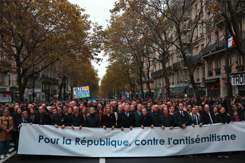 Viel politische Präsenz beim Marsch gegen Antisemitismus am Sonntag in Paris
