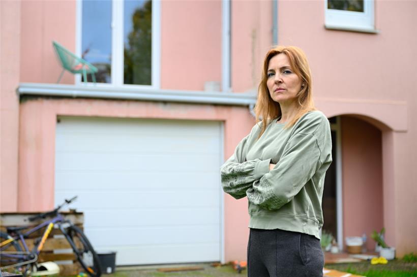 Viel wurde inzwischen beseitigt, doch immer noch sind in dem Haus von Jenny Leonardis Überbleibsel einer vermurksten Renovierung zu erkennen
