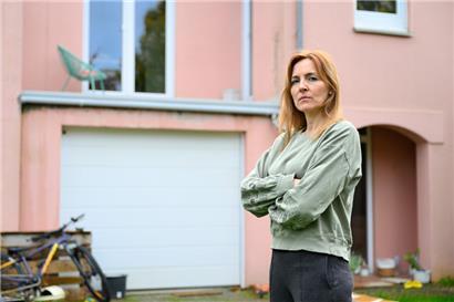 Viel wurde inzwischen beseitigt, doch immer noch sind in dem Haus von Jenny Leonardis Überbleibsel einer vermurksten Renovierung zu erkennen
