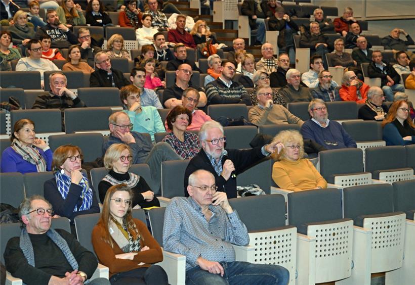 Viele Echternacher wollten wissen, wie das Mammutprojekt im Stadtzentrum aussehen soll 

