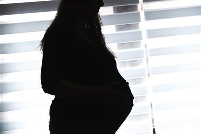 Viele Frauen lassen sich während der ganzen Schwangerschaft von einer Hebamme betreuen
