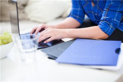 Viele Jugendliche sind der Meinung, dass die Ausbildungswege den Anforderungen der Arbeitswelt nicht gerecht werden
