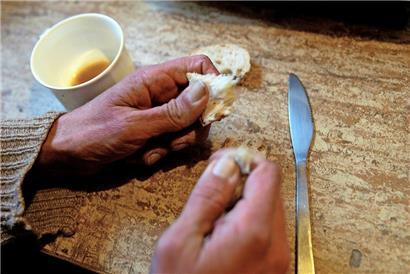 Viele Senioren können sich die Preise für Seniorenresidenzen und Pflegeheime nicht aus eigener Kraft leisten
