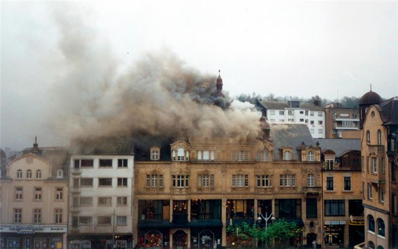 Viele erinnern sich noch an den Brand des Sichel-Geschäftes 1994