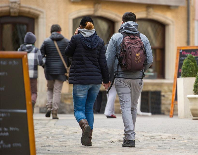 Vieles fällt unter die Bezeichnung der emotionellen und sexuellen Gesundheit – unter anderem Beziehungen zu anderen, Gefühle, gegenseitiger Respekt
