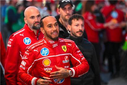 Vieles fokussiert sich vor dem F1-Saisonstart auf den neuen Ferrari-Piloten Lewis Hamilton
