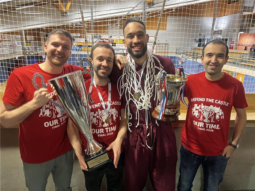 Vier Arantia-Kapitäne Luc Kirpach, Rui Nunes, DJ Wilson prägen den Weg zum Pokalerfolg im Teamfoto