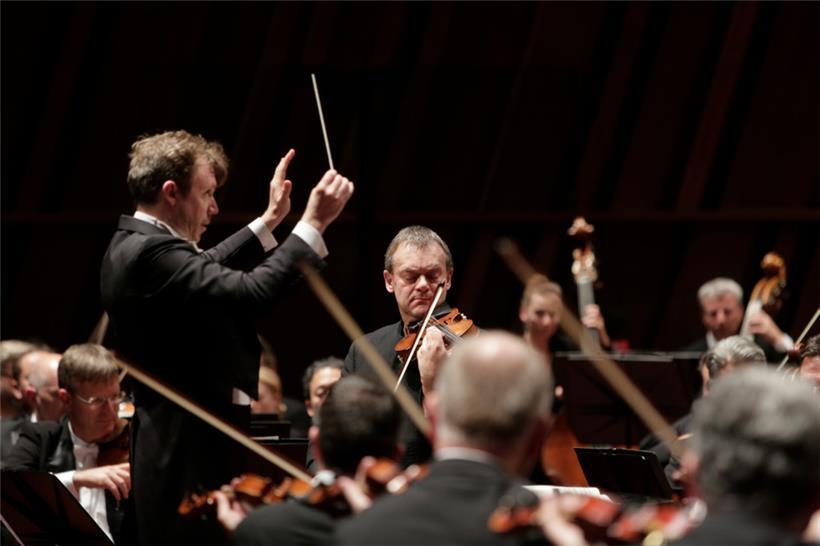 Violinist Frank Peter Zimmermann spielte mit atemberaubender Intensität
