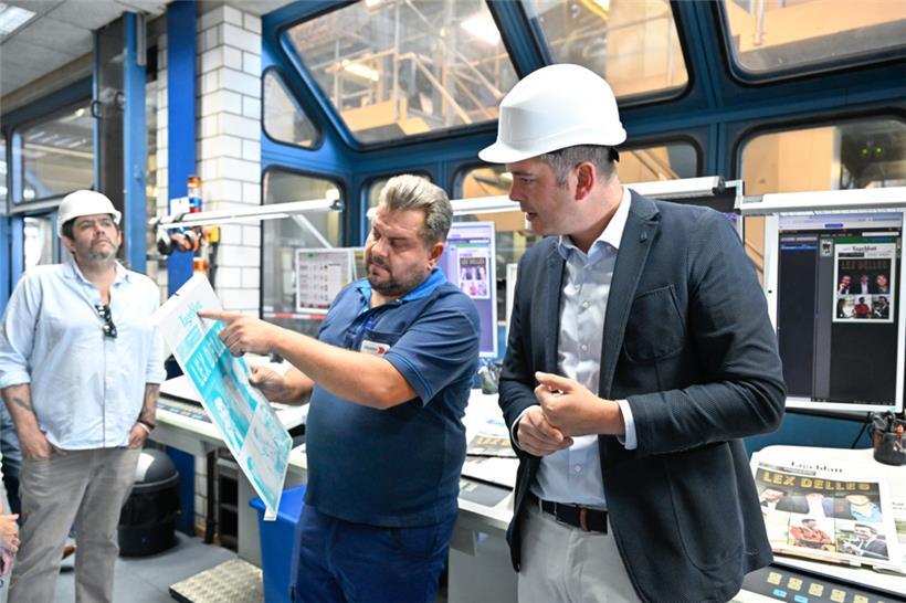 Visite du Ministre de l’économie Lex Delles à l’imprimerie Editpress