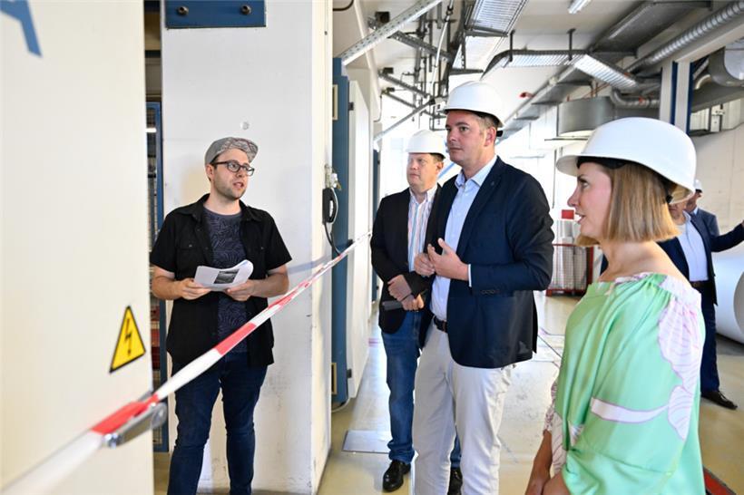 Visite du Ministre de l’économie Lex Delles à l’imprimerie Editpress