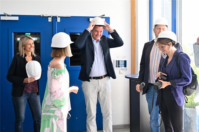 Visite du Ministre de l’économie Lex Delles à l’imprimerie Editpress