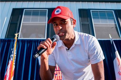 Vivek Ramaswamy rappt Eminems „Lose Yourself“ in Iowa: Der Politik-Neuling ohne Verwurzelung im republikanischen Partei-Establishment startet gerade durch
