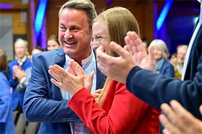 Xavier Bettel und Carole Hartmann, führende Politiker der Demokratischen Partei, bei offizieller Veranstaltung zusammen