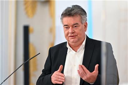 Vizekanzler und Grünen-Chef Werner Kogler hat immer mehr Schwierigkeiten gegenüber seiner Basis, die Koalition mit der ÖVP zu rechtfertigen
