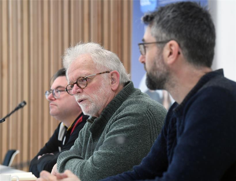 V.l.: Frédéric Krier (OGBL), Raymond Becker und Gary Diderich („Friddensplattform“) stellten den Friedensmarsch vor
