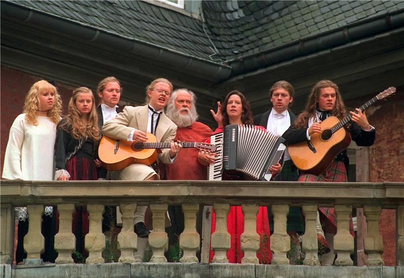 V.l.: Maite, Barby, Joey, Angelo, Vater Dan, Kathy, John und Paddy Kelly
